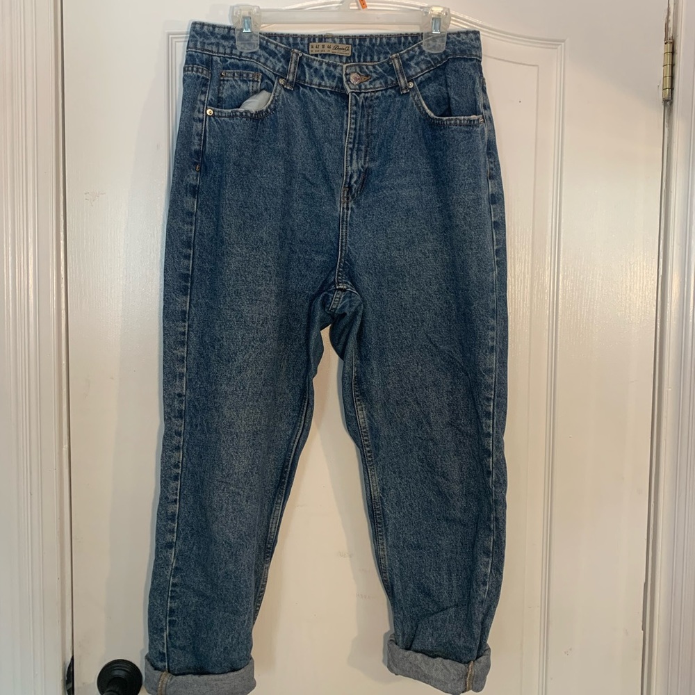 Baggy mom jeans